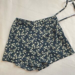 Floral side tie skort